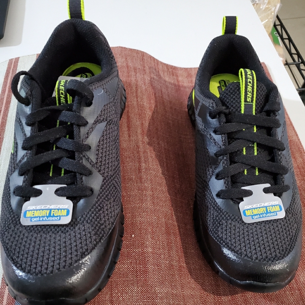 Skechers!! Boys Shoes